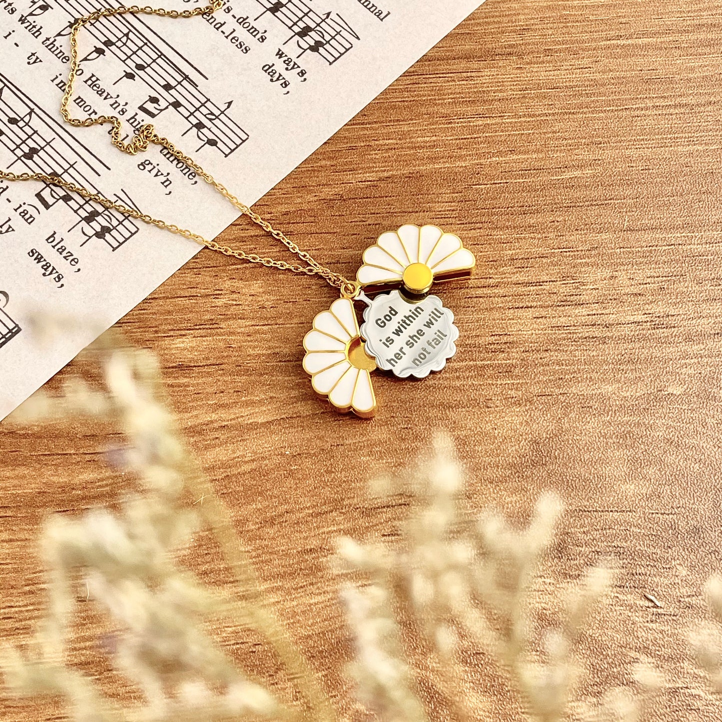 🎁GIFT FOR HER-Hidden Message Daisy Locket Necklace🌼
