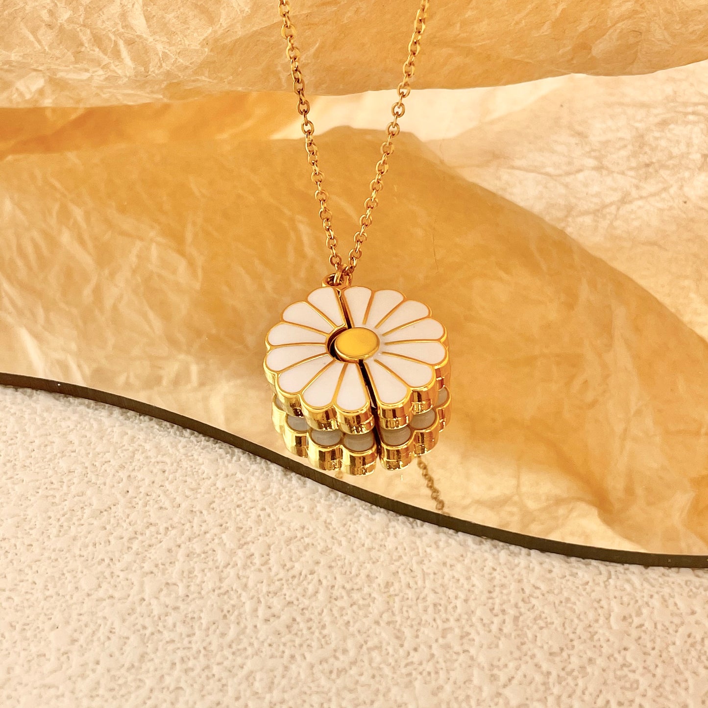 🎁GIFT FOR HER-Hidden Message Daisy Locket Necklace🌼