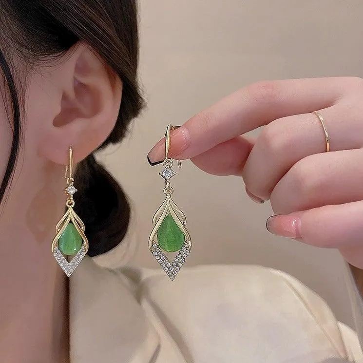 - Rhombus Opal Earrings