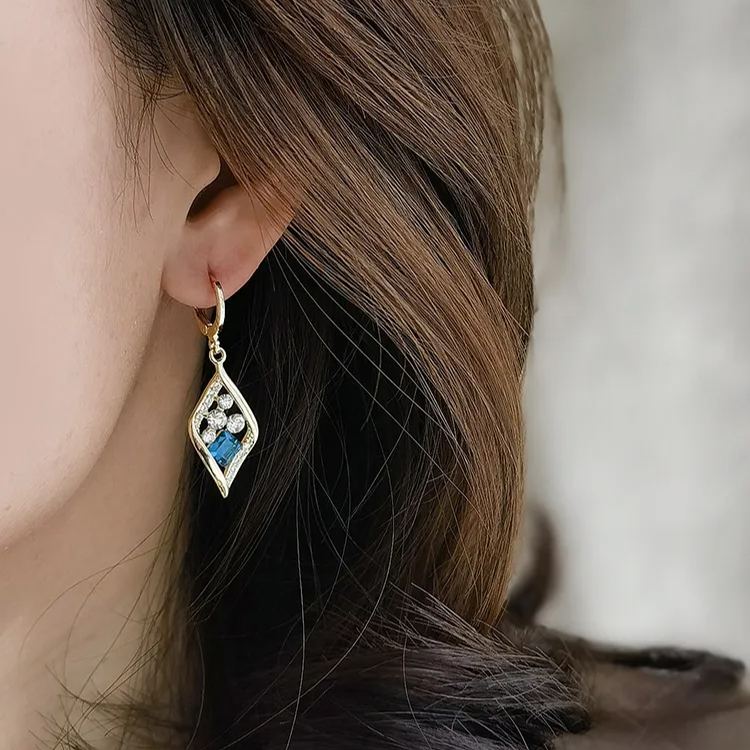 - Rhombus Crystal Earrings