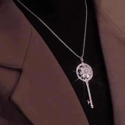 🔑Rotating Flower Key Necklace🌼