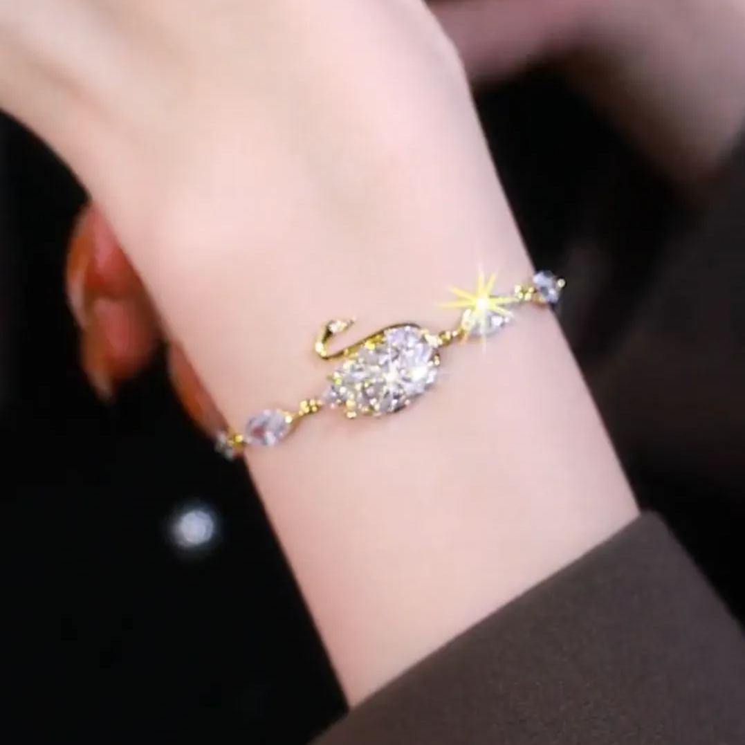 🎄CHRISTMAS HOT SALE❄-Super Sparkling Swan Zircon Bracelet