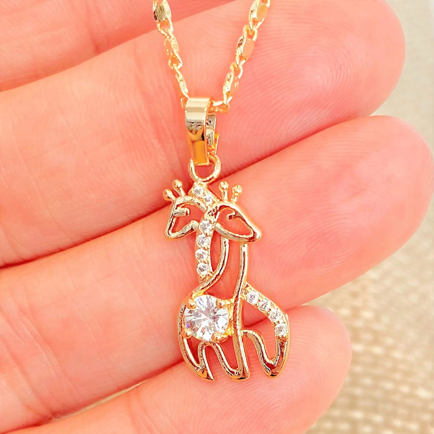 LOVE Giraffe Hug Pendant Necklace - To My Mommy
