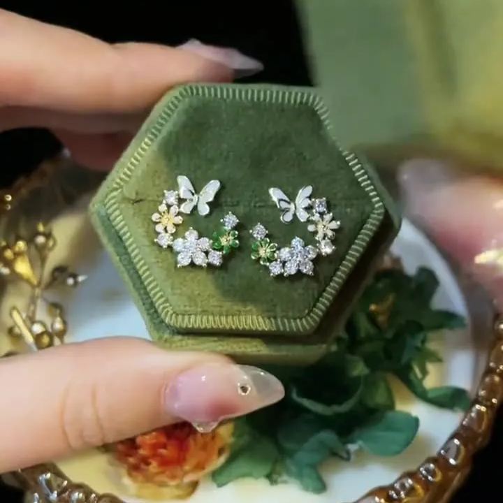 🌸Butterfly Wreath Zircon Earrings